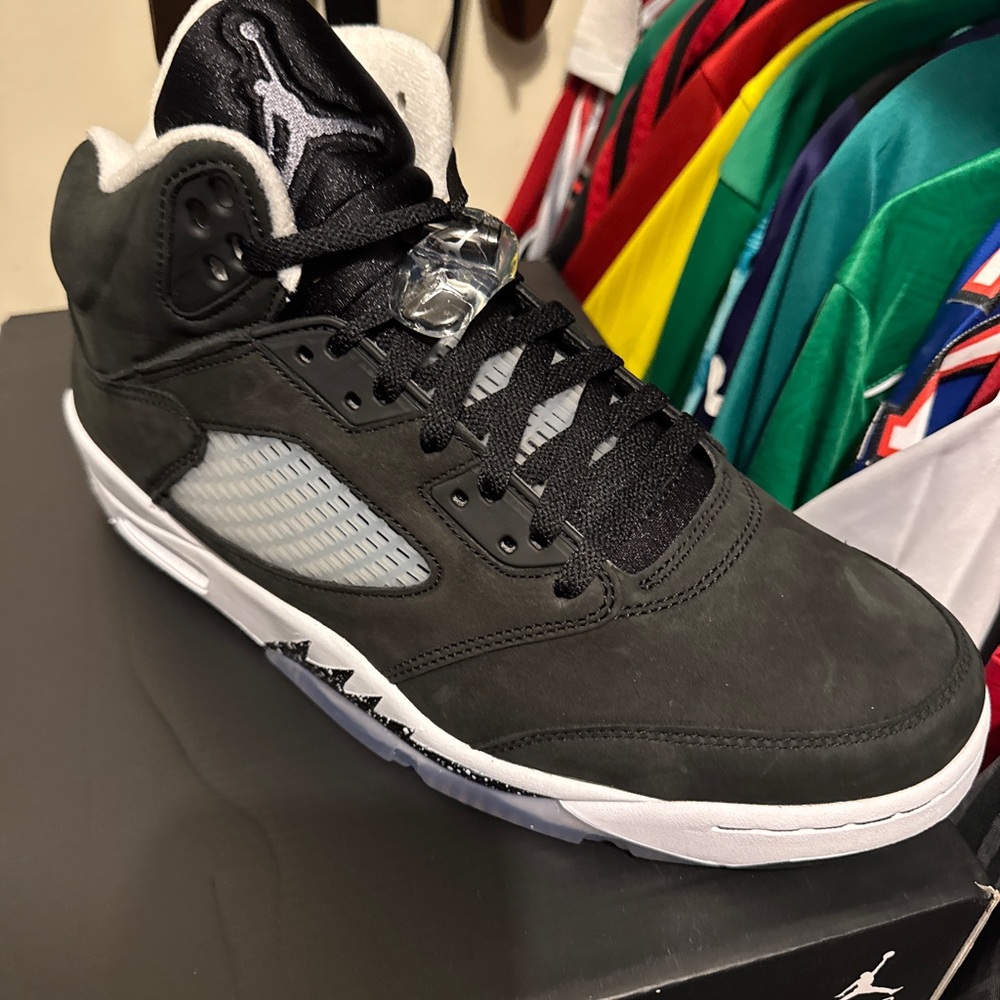 Nike Black and White Athletic Shoes